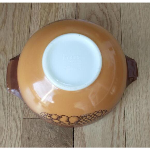 Pyrex Old Orchard Cinderella Mixing Bowl - 443 - 2 1/2 qt Brown - Picture 1 of 9